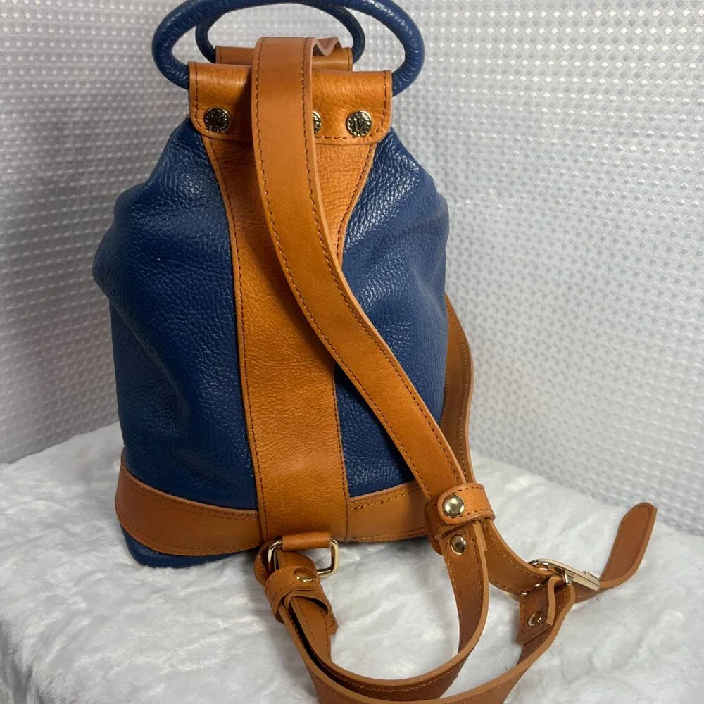 Valentina Italian leather convertible sling backpack in blue/tan pebbled leather - Picture 3 of 13